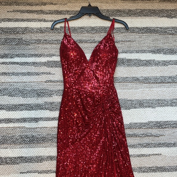 Evening Prom Jovani Sparkling Red Dress Size 4 - Picture 3 of 14